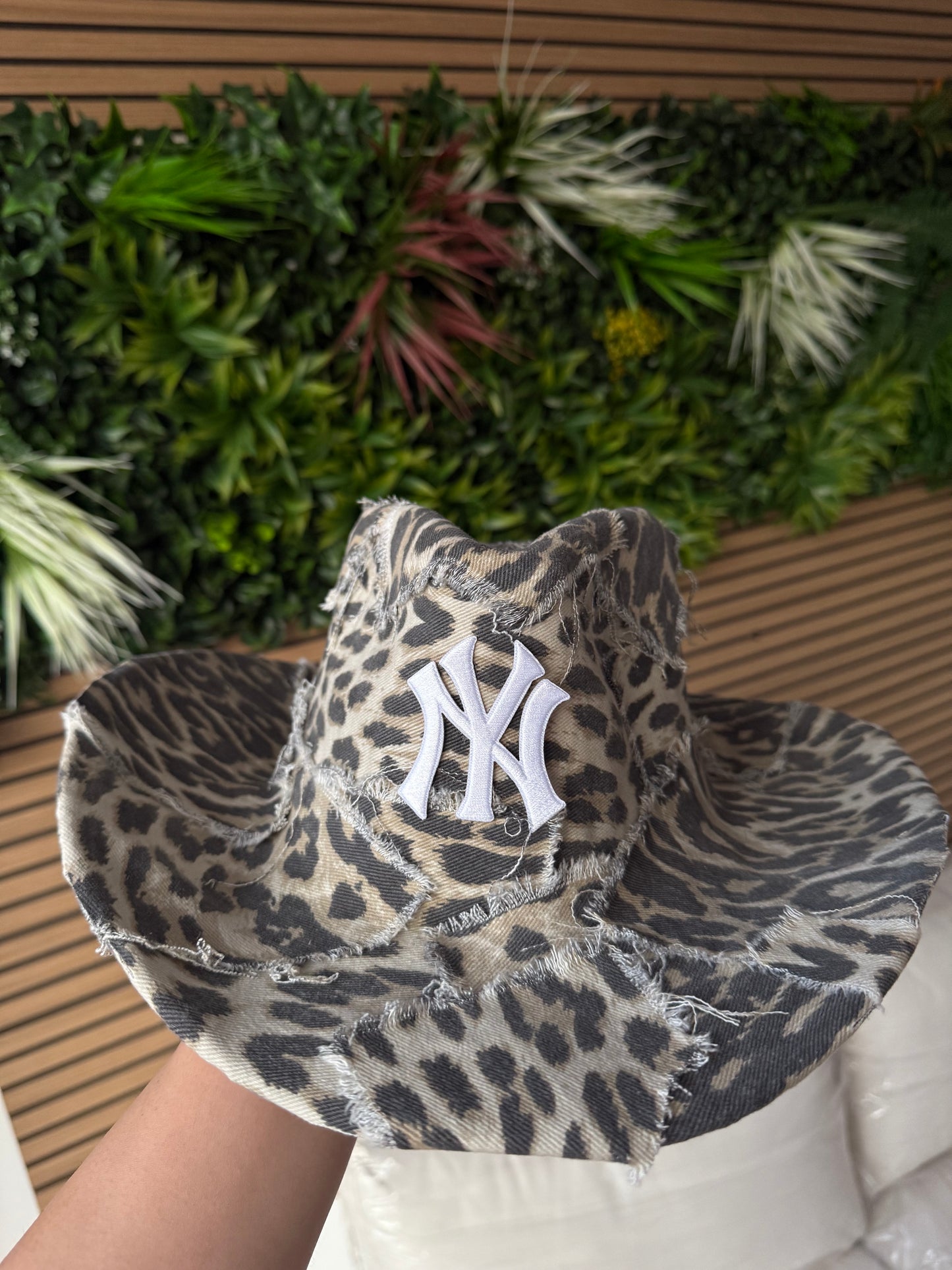 Leopard light ny