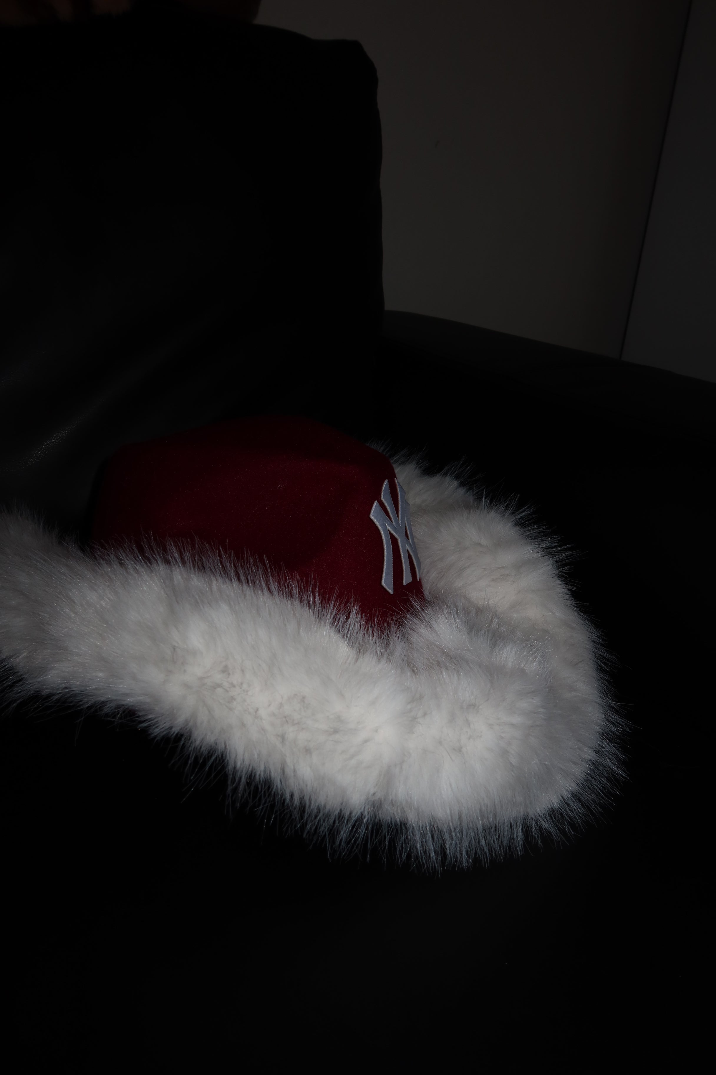 NY iconic fur red and white