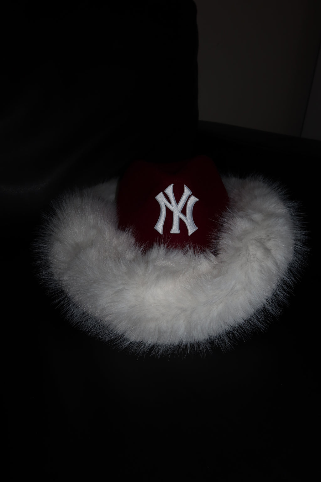 NY iconic fur red and white